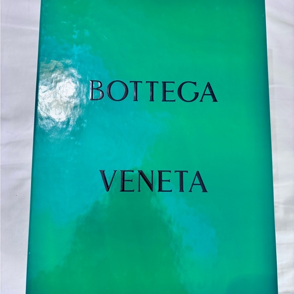 Stylish White Bottega Shoes - Picture 6 of 6